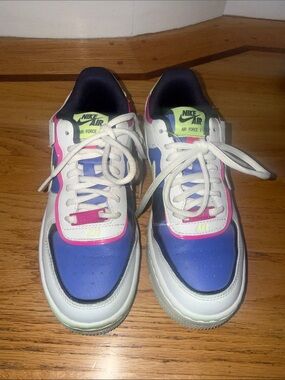 Nike Kids Sneakers in White, Blue & Pink